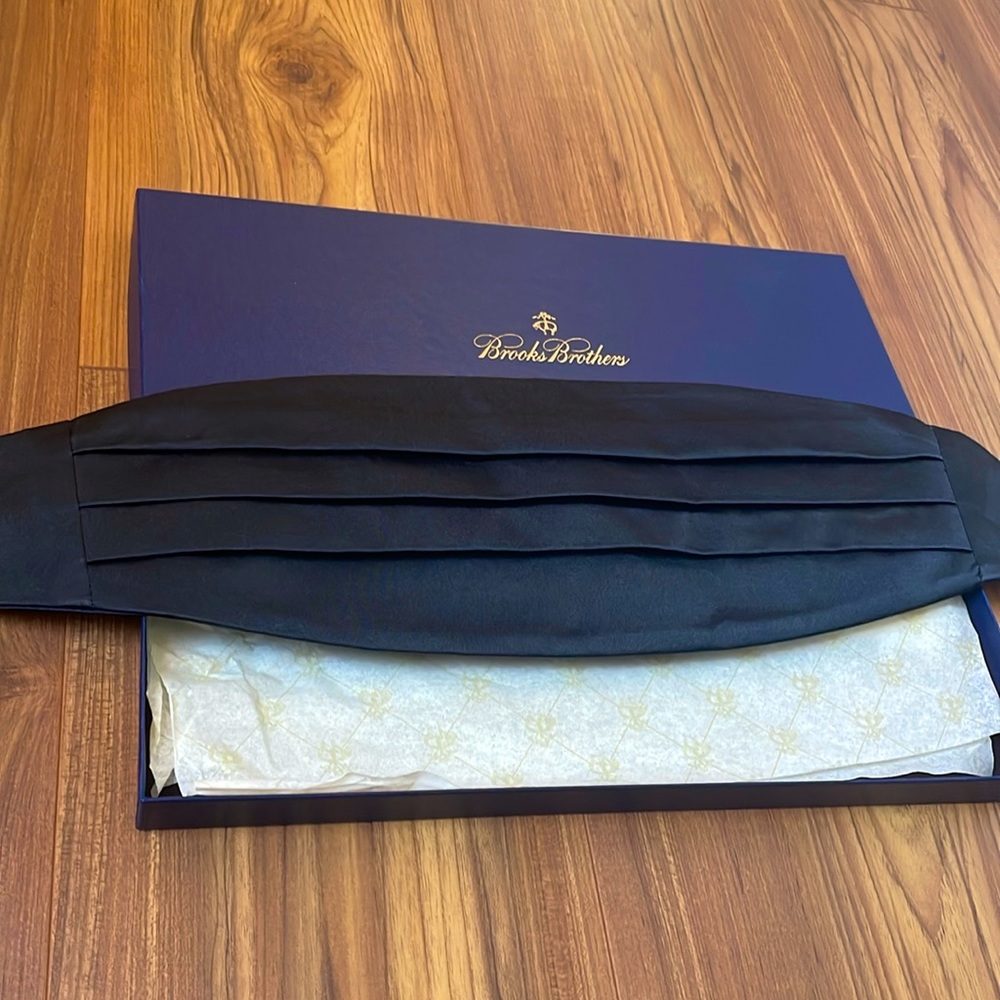 Brooks Brothers cummerbund, never used.